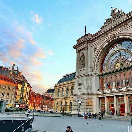 Keleti Palyaudvar Train Station-Home Budapest Exterior photo